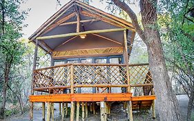 Rustic Gate Lodge And Campsite